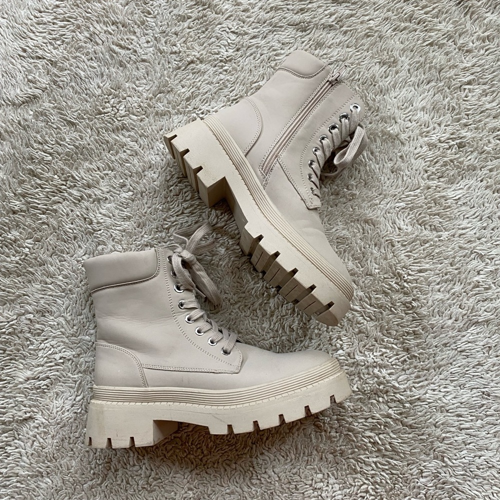 JustFab Tevos Combat Boot Size 7